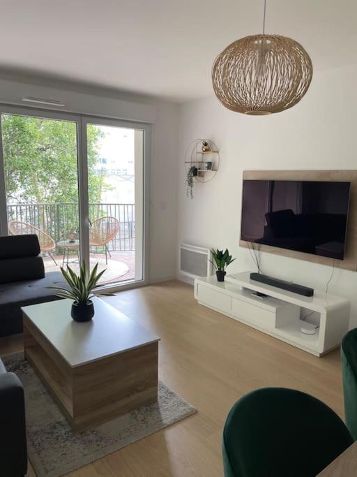 Superbe Appartement En Residence Avec Parking Le Mans Exterior foto